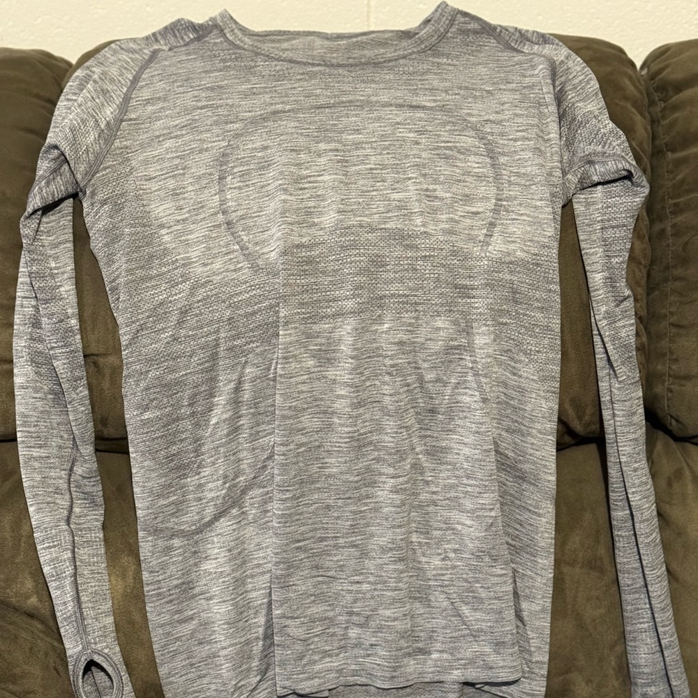 Lululemon active long sleeve